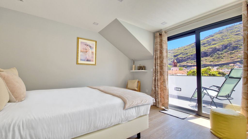 Casa D'Além I by LovelyStay