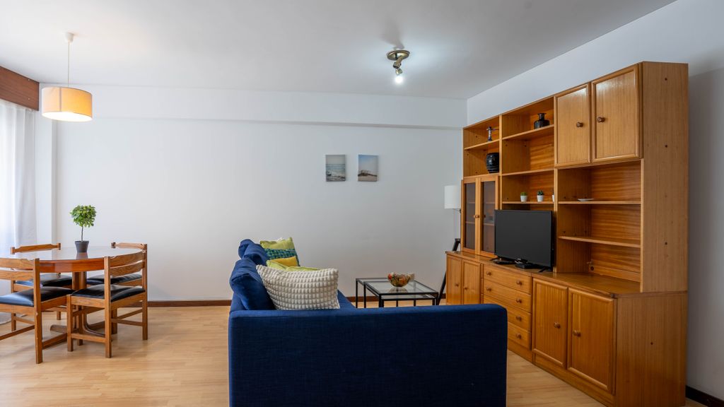 Cedofeita Vintage w/ Free Parking by LovelyStay