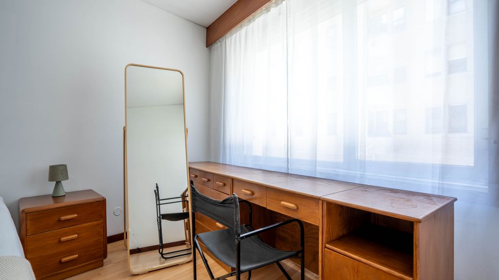 Cedofeita Vintage w/ Free Parking by LovelyStay
