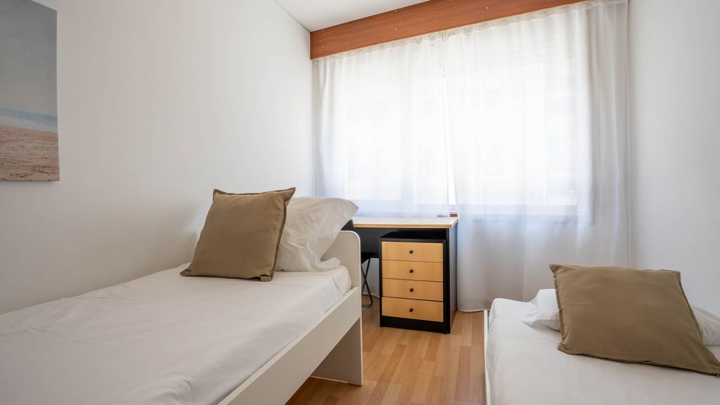 Cedofeita Vintage w/ Free Parking by LovelyStay