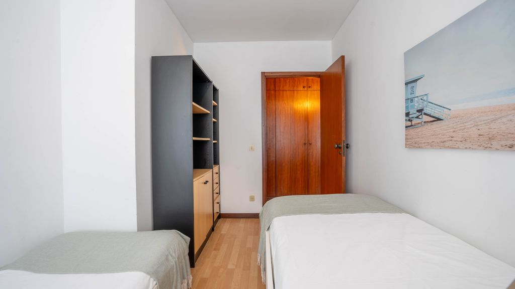 Cedofeita Vintage w/ Free Parking by LovelyStay