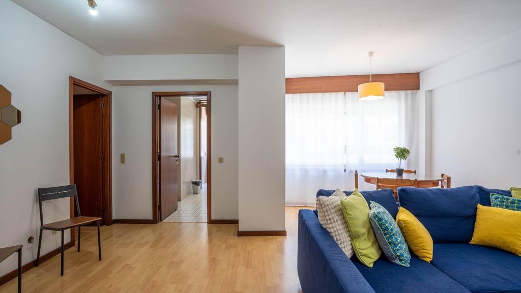Cedofeita Vintage w/ Free Parking by LovelyStay