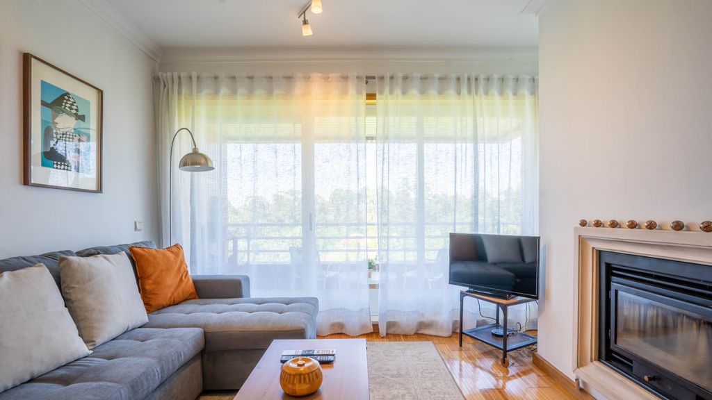 Infante Cozy 1BR w/ Parking by LovelyStay