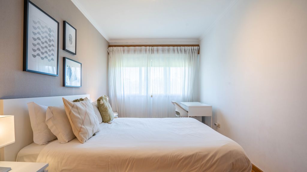 Infante Cozy 1BR w/ Parking by LovelyStay