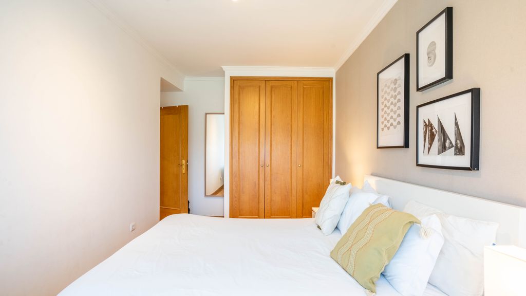 Infante Cozy 1BR w/ Parking by LovelyStay