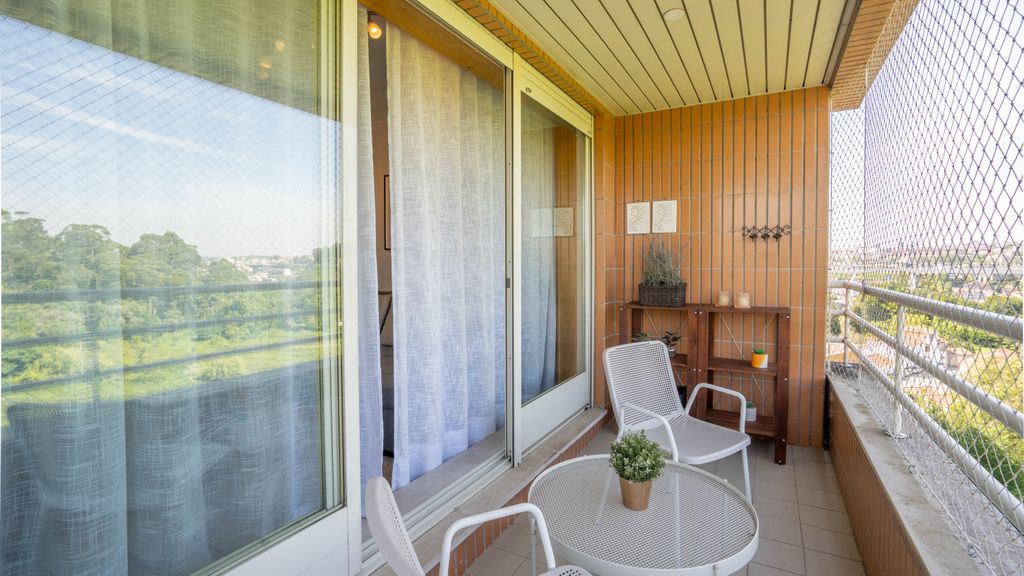 Infante Cozy 1BR w/ Parking by LovelyStay