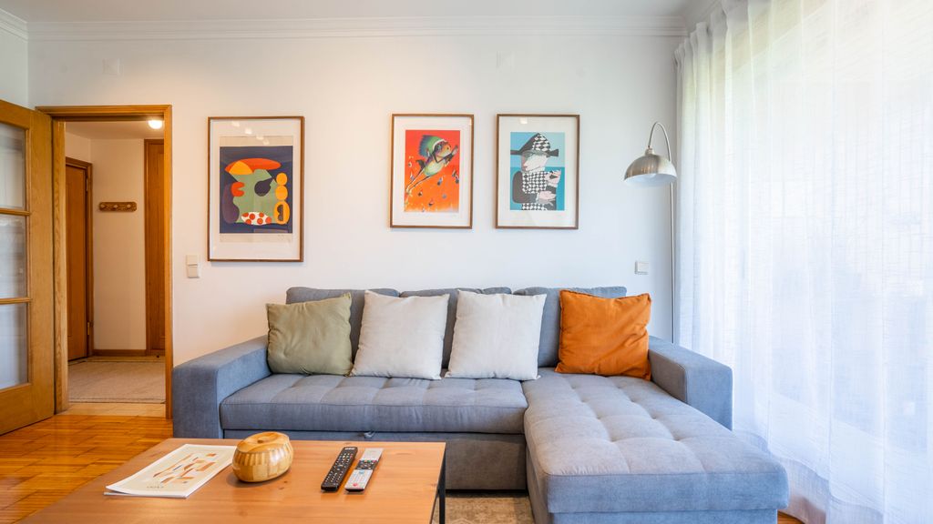 Infante Cozy 1BR w/ Parking by LovelyStay