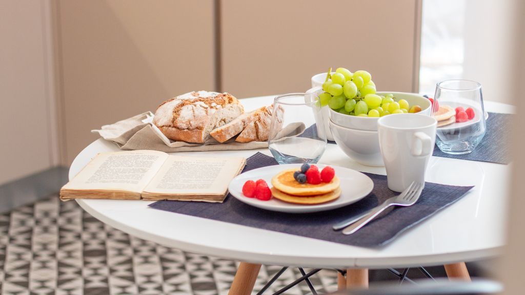 Cardosas Bright Studio by LovelyStay