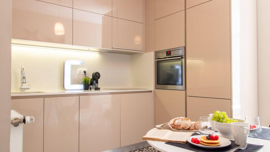 Cardosas Bright Studio by LovelyStay