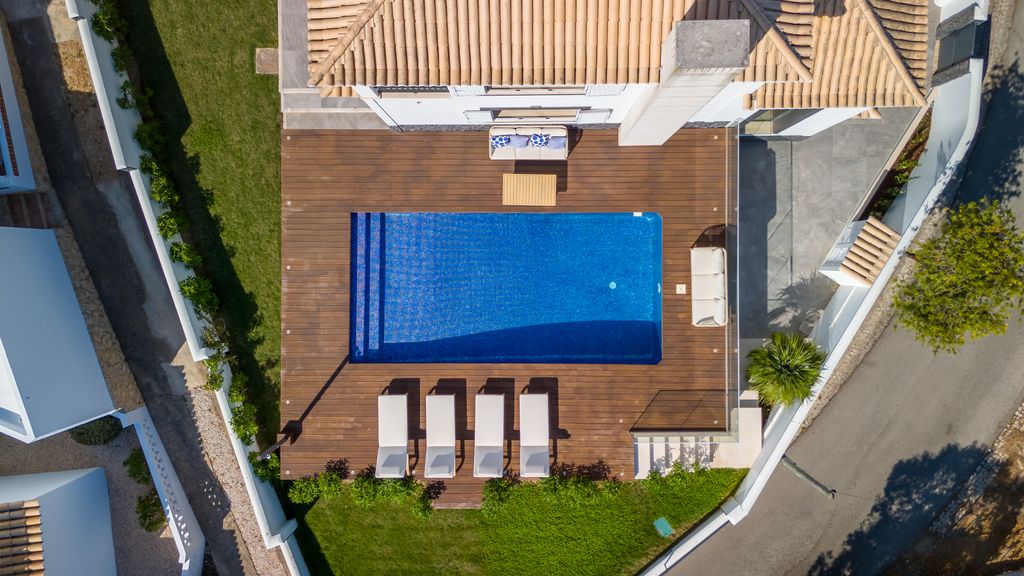 Villa Maya Luxurious House With Pool by LovelyStay