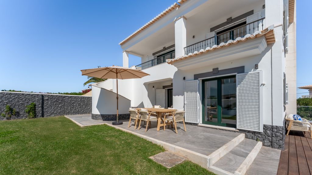 Villa Maya Luxurious House With Pool by LovelyStay