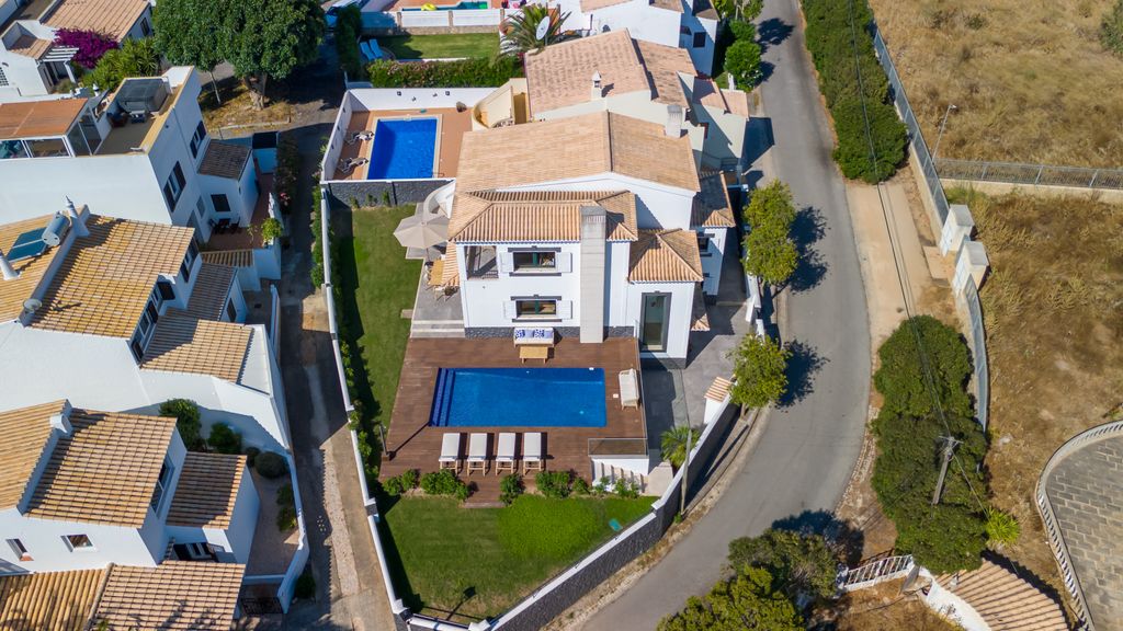 Villa Maya Luxurious House With Pool by LovelyStay