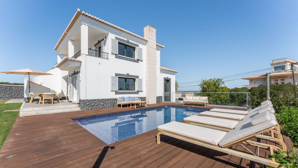 Villa Maya Luxurious House With Pool by LovelyStay