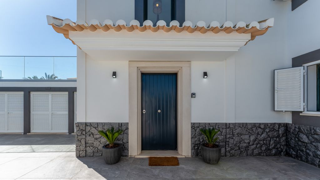 Villa Maya Luxurious House With Pool by LovelyStay