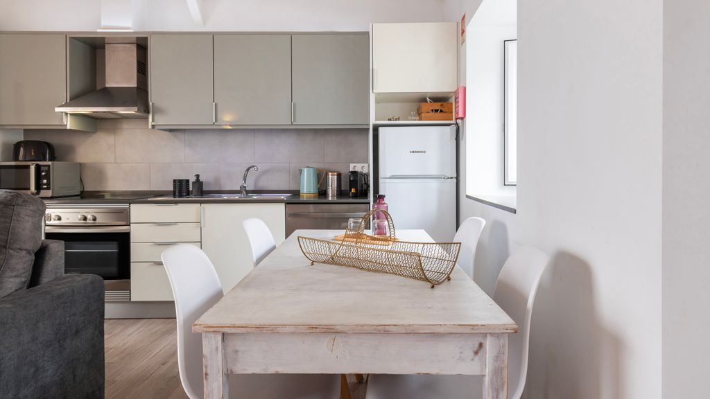 Cozy Retreat w/ Patio Near Sintra by LovelyStay