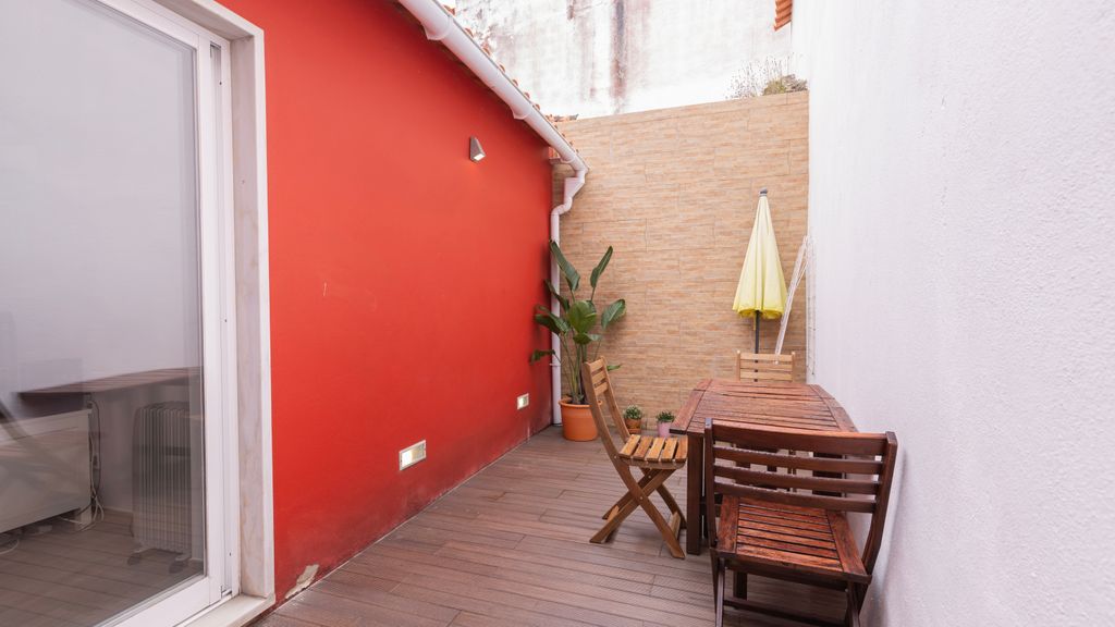 Cozy Retreat w/ Patio Near Sintra by LovelyStay