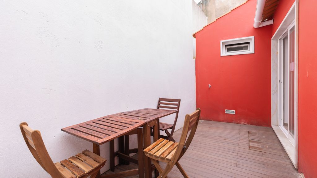 Cozy Retreat w/ Patio Near Sintra by LovelyStay