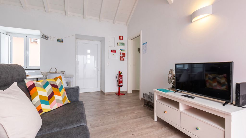 Cozy Retreat w/ Patio Near Sintra by LovelyStay