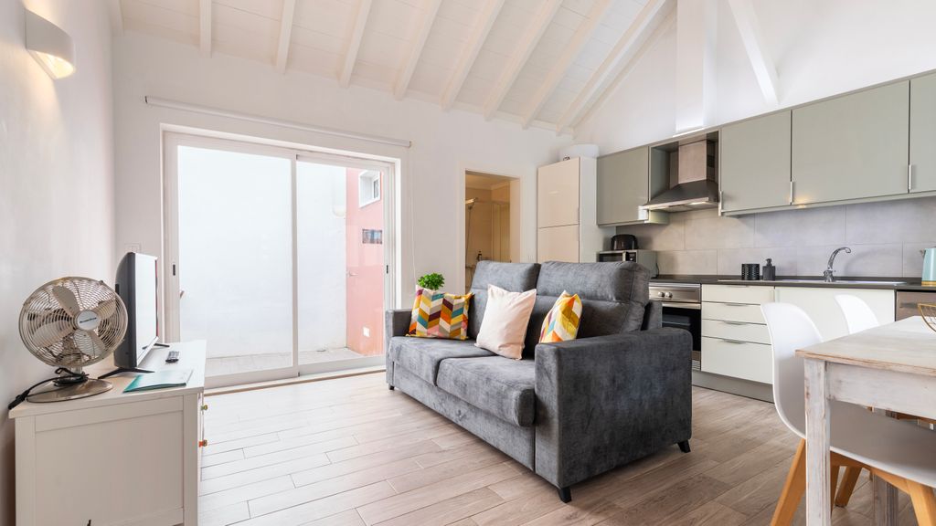 Cozy Retreat w/ Patio Near Sintra by LovelyStay