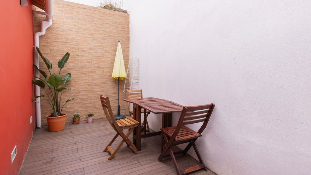 Cozy Retreat w/ Patio Near Sintra by LovelyStay