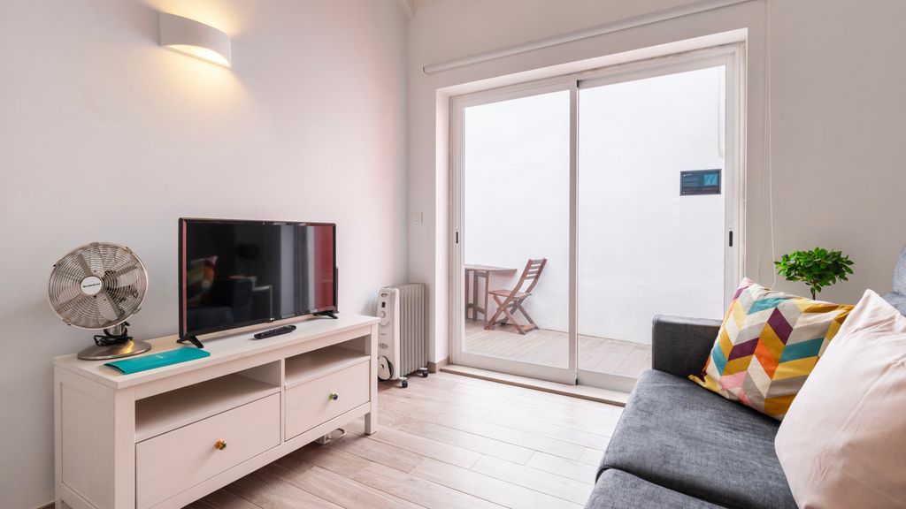 Cozy Retreat w/ Patio Near Sintra by LovelyStay