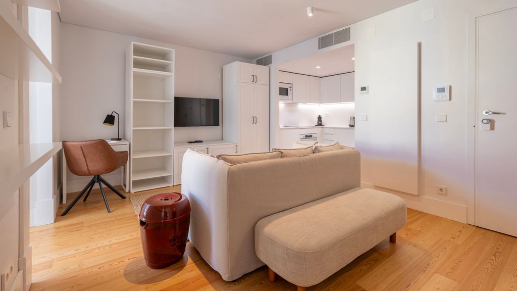 Downtown Cozy 1BDR Apartment by LovelyStay