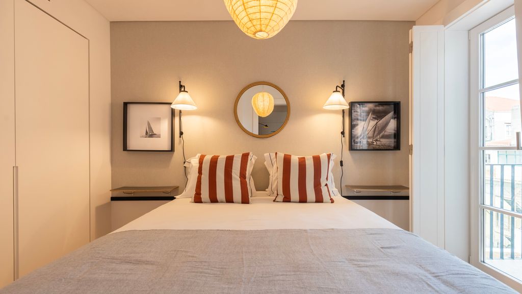 Downtown Cozy 1BDR Apartment by LovelyStay