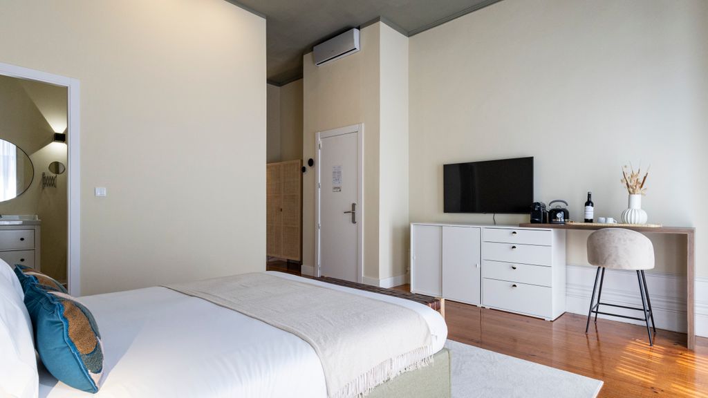 Guesthouse Bonjardim - 101 by LovelyStay