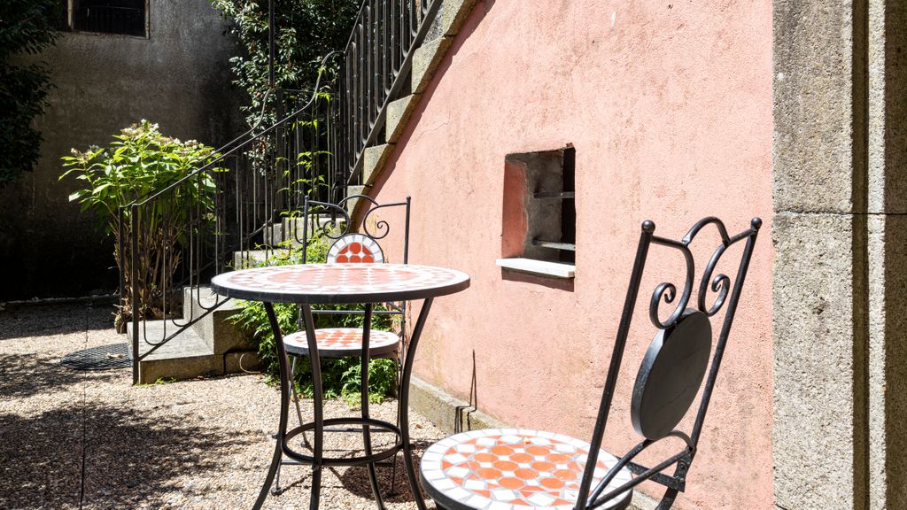Guesthouse Bonjardim - 101 by LovelyStay