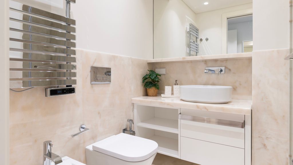 Spacious 2BR With Balcony by LovelyStay