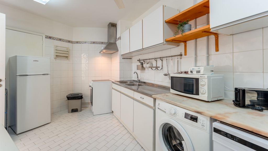 Comfy 3 BDR Flat W/ Pool & Balcony by LovelyStay