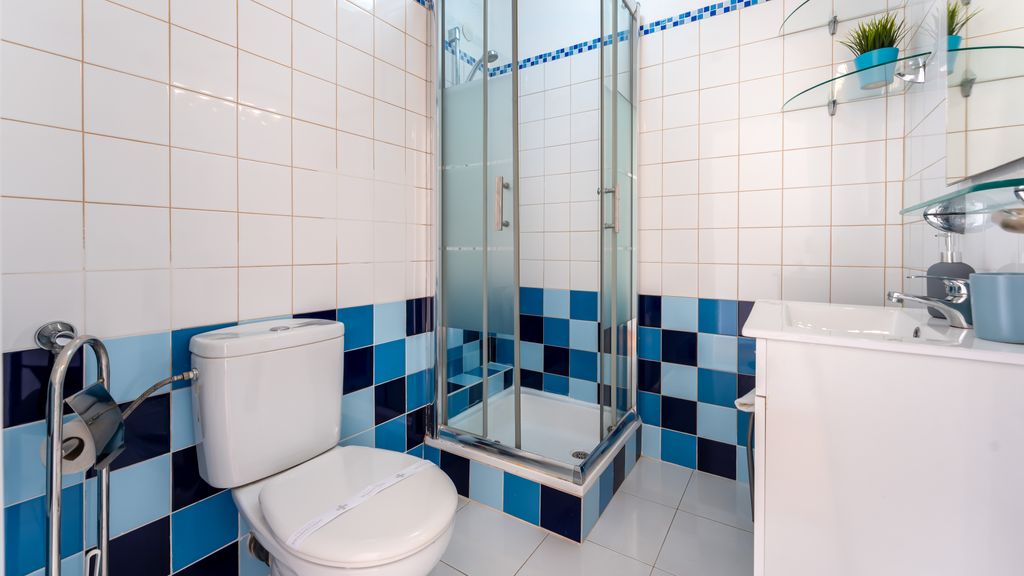 Comfy 3 BDR Flat W/ Pool & Balcony by LovelyStay