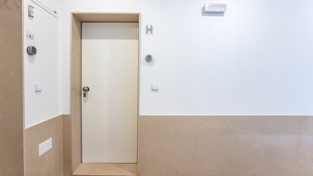 Modern Flat Near Trindade by LovelyStay