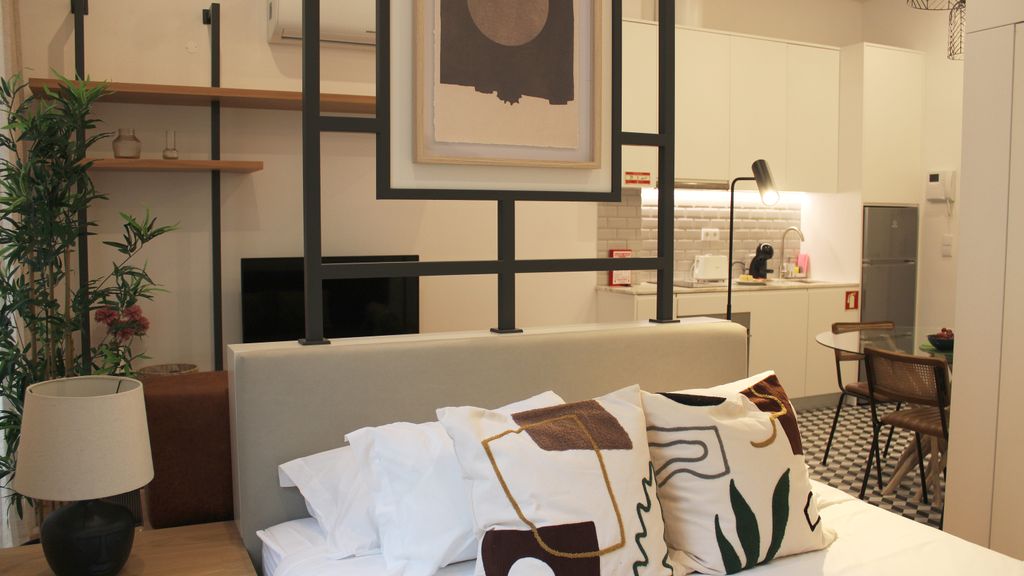 Modern Flat Near Trindade by LovelyStay
