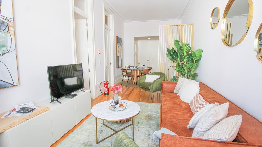 Luxurious Flat in City Center by LovelyStay