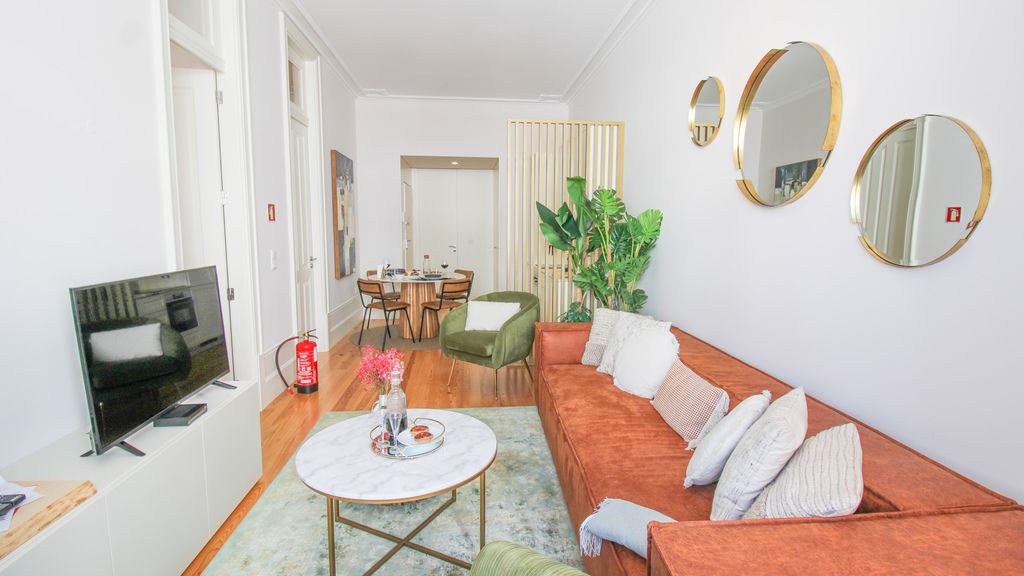 Luxurious Flat in City Center by LovelyStay