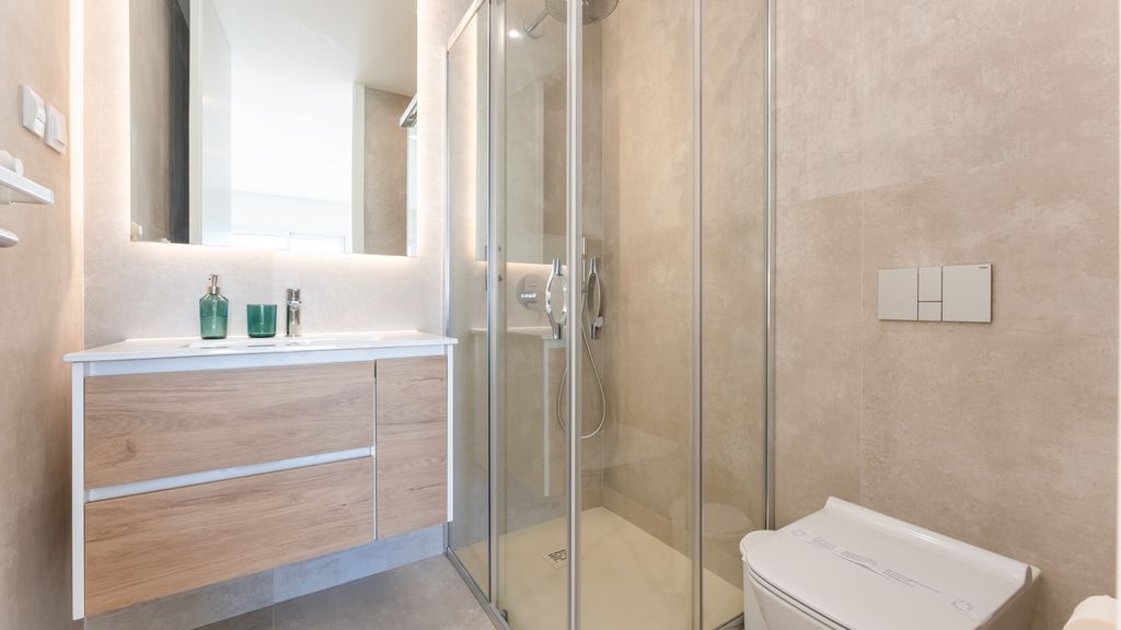 Luxurious 3 BDR House W/ Pool & BBQ by LovelyStay