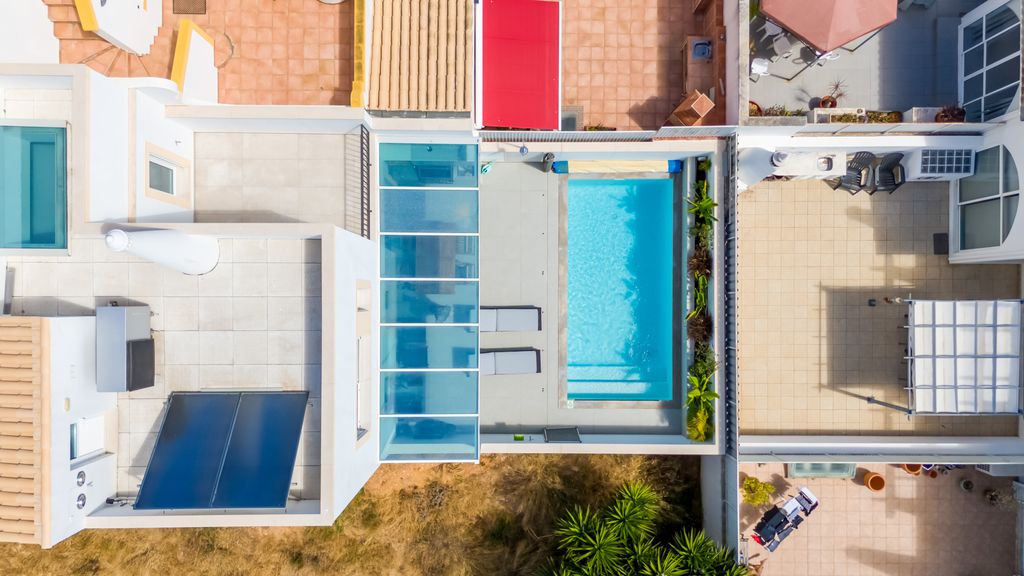 Luxurious 3 BDR House W/ Pool & BBQ by LovelyStay