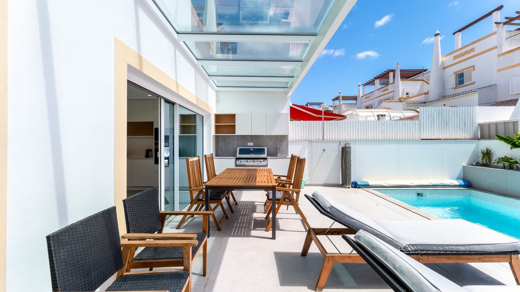 Luxurious 3 BDR House W/ Pool & BBQ by LovelyStay
