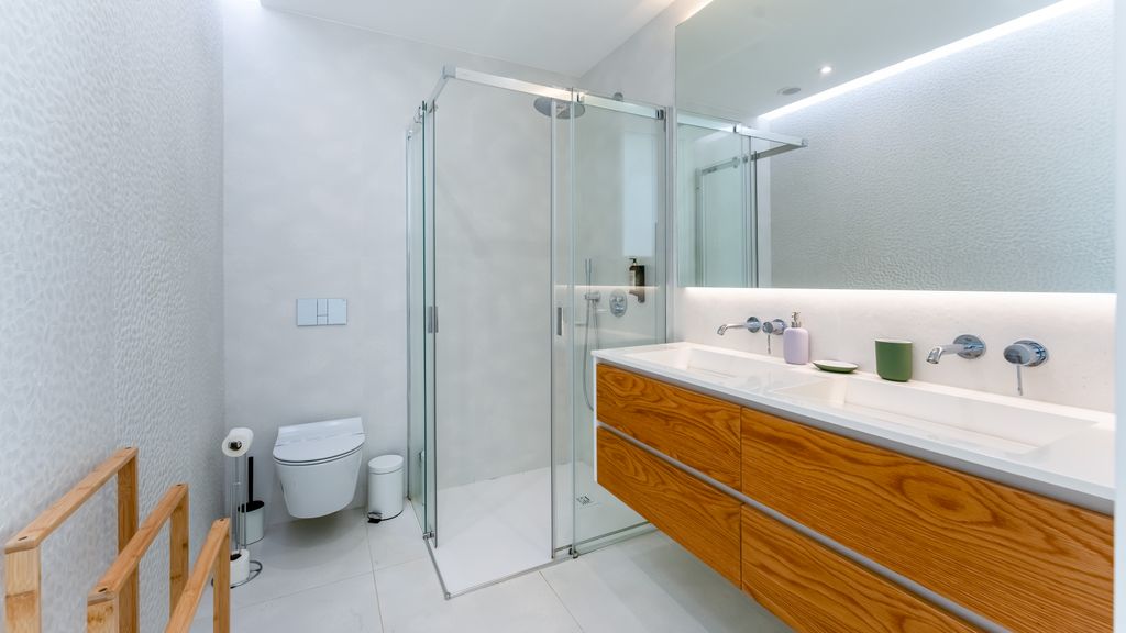 Luxurious 3 BDR House W/ Pool & BBQ by LovelyStay