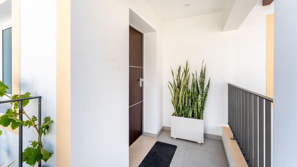 Luxurious 3 BDR House W/ Pool & BBQ by LovelyStay