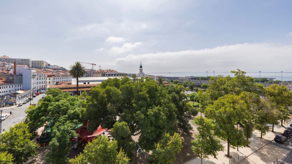 Ribeira Garden 2BDR Apartment by LovelyStay