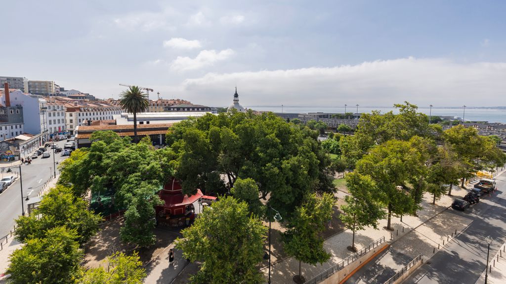 Ribeira Garden 2BDR Apartment by LovelyStay