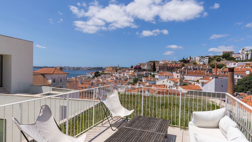 Hidden Alfama Luxury Flat by LovelyStay