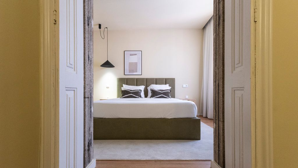 Guesthouse Bonjardim - 103 by LovelyStay
