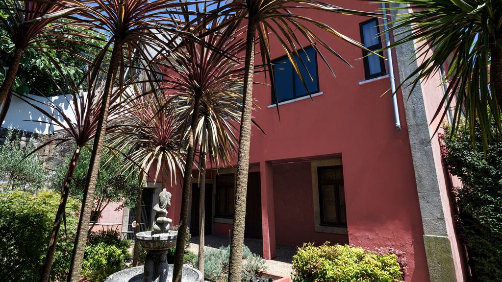 Guesthouse Bonjardim - 105 by LovelyStay