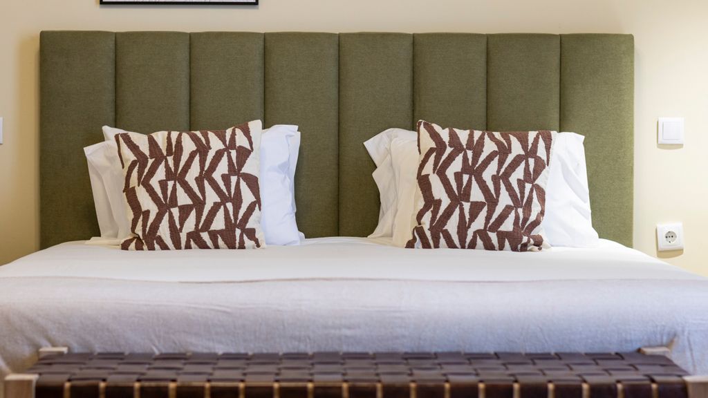 Guesthouse Bonjardim - 105 by LovelyStay