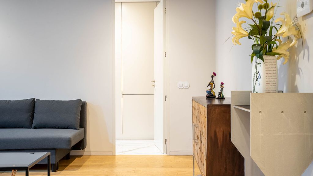 Primrose 1BR Delight w/ Parking by LovelyStay