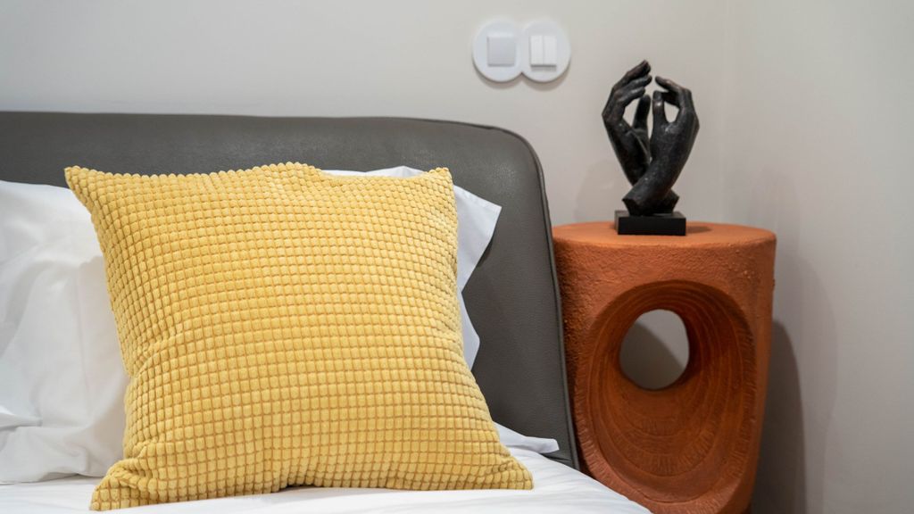 Primrose 1BR Delight w/ Parking by LovelyStay