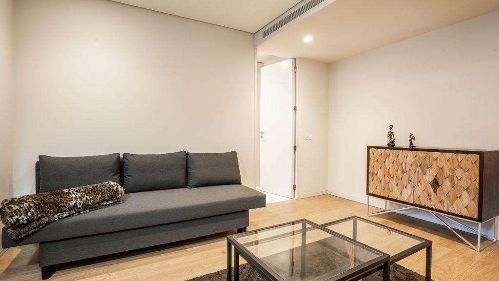 Primrose 1BR Delight w/ Parking by LovelyStay